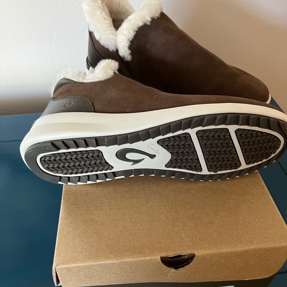 Olukai womens bootie in dark Java size 7.5